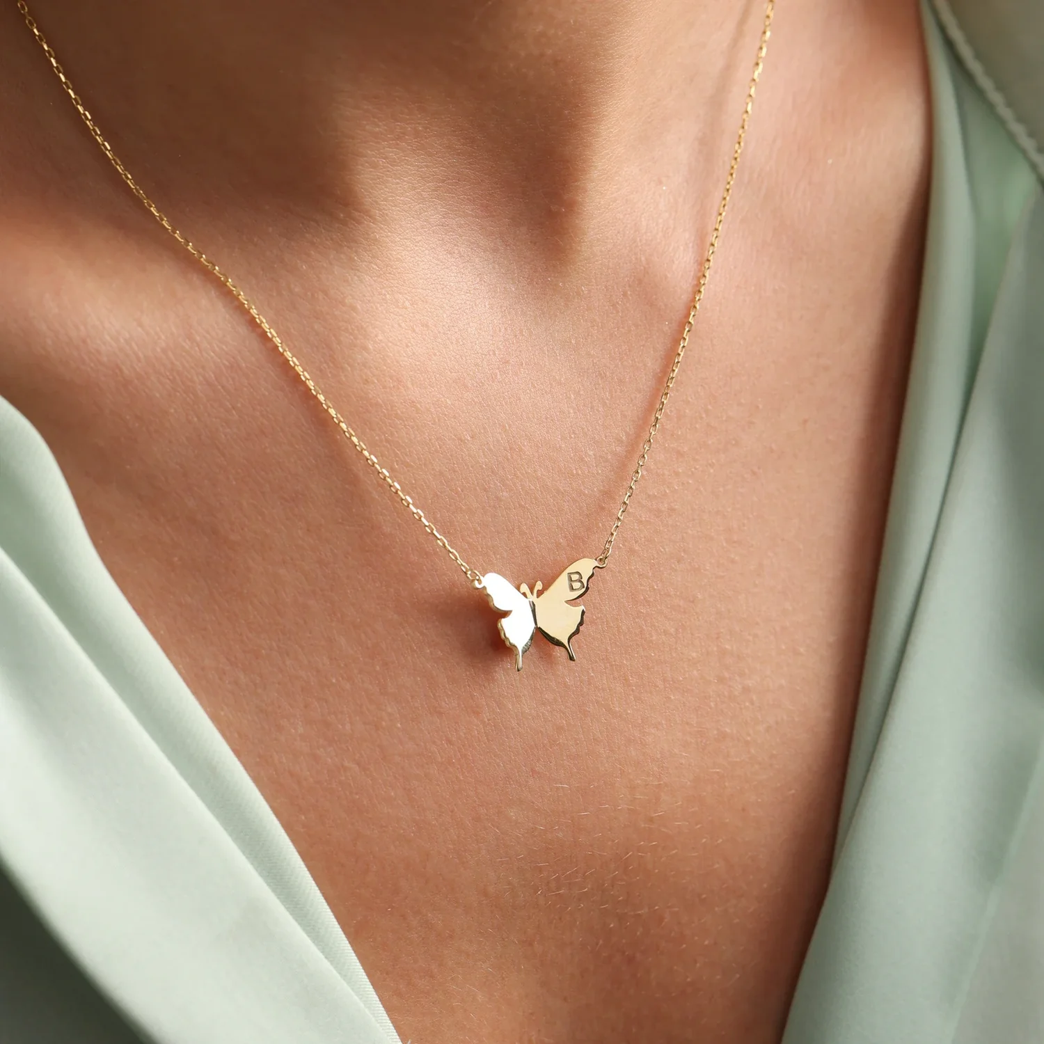 Necklaces & Pendants