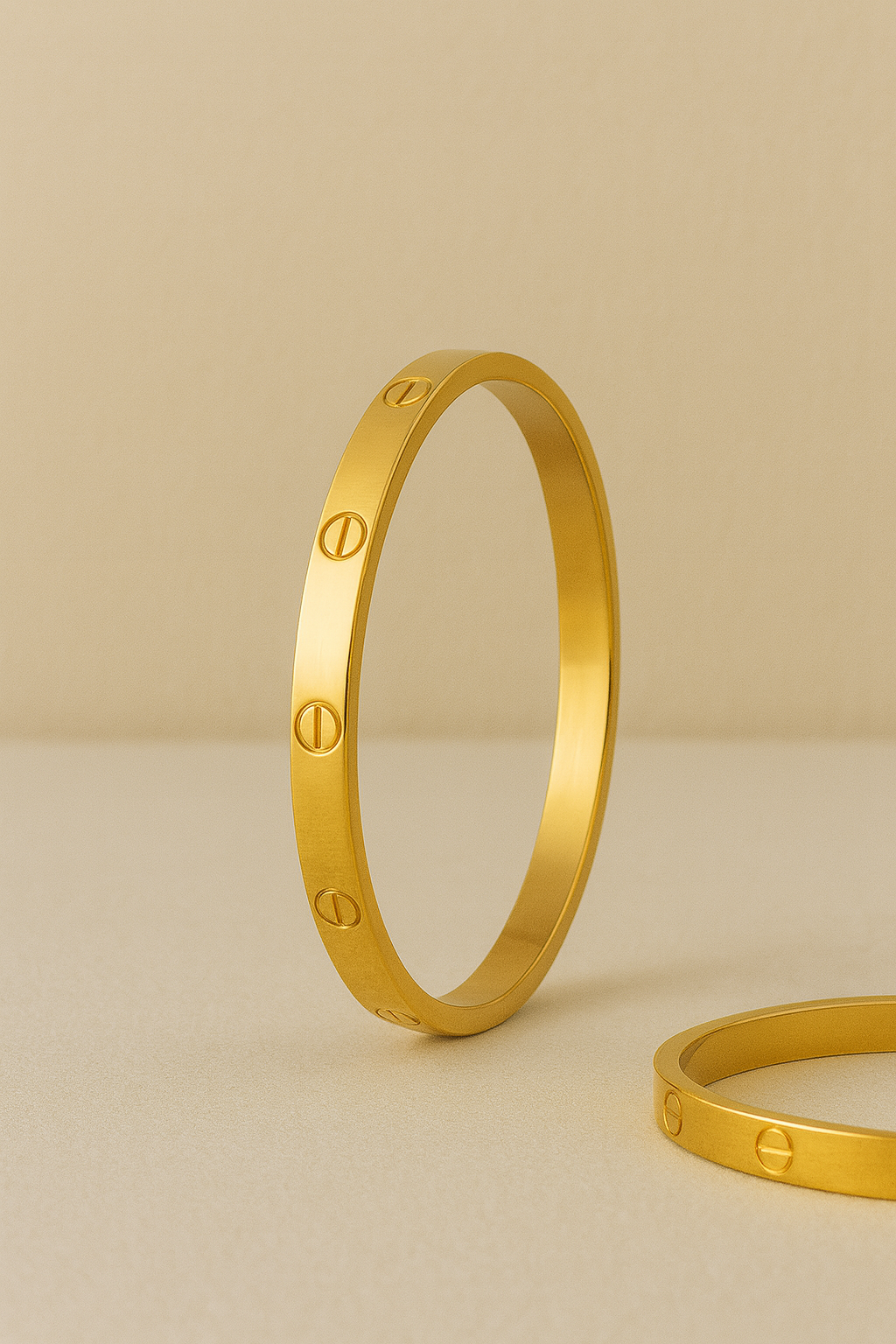 Sleek Gold-tone bracelet